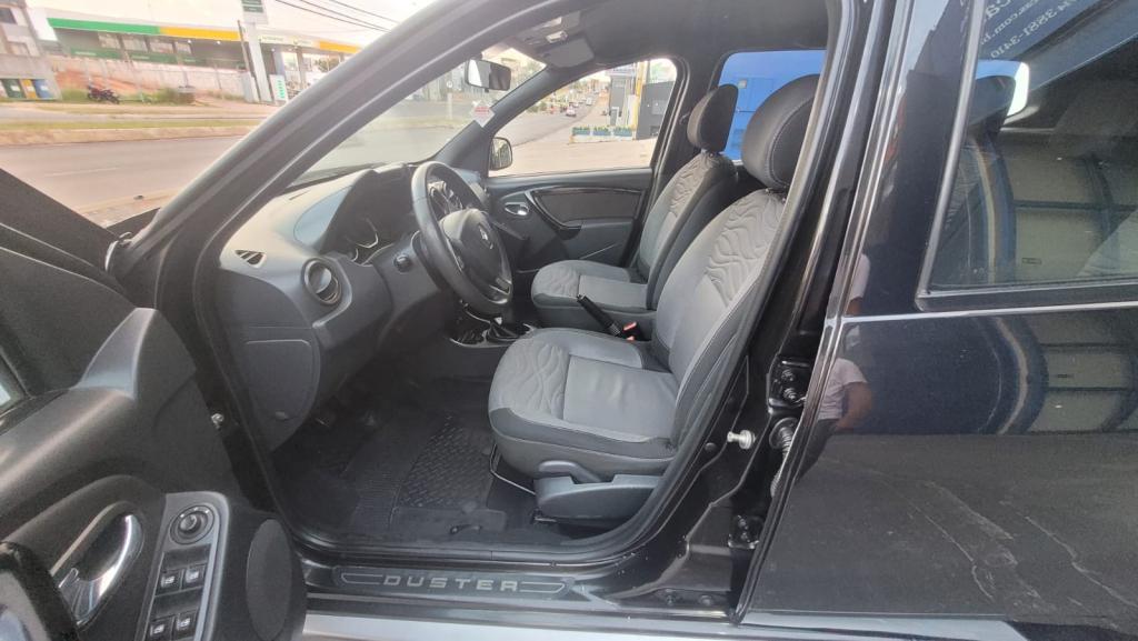 RENAULT Duster - Foto