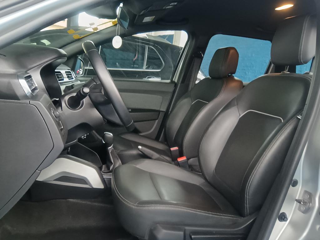 RENAULT Duster - Foto