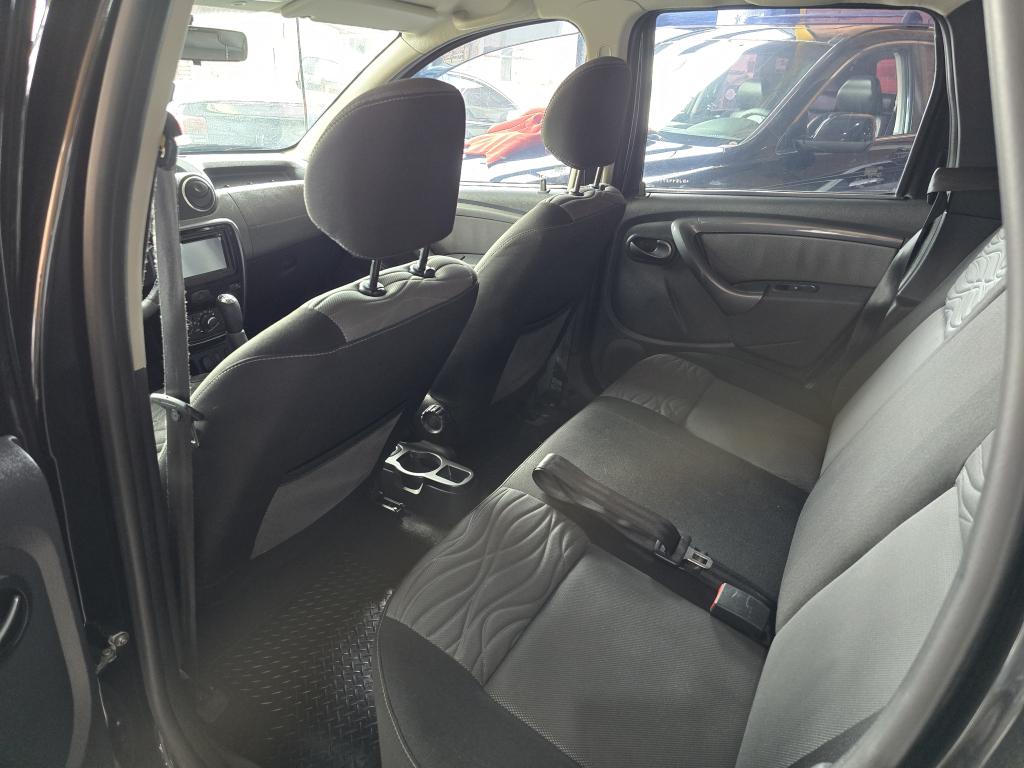 RENAULT Duster - Foto