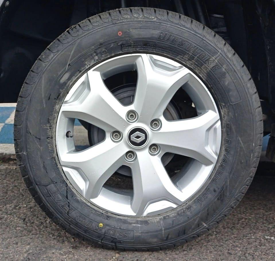 RENAULT Duster - Foto