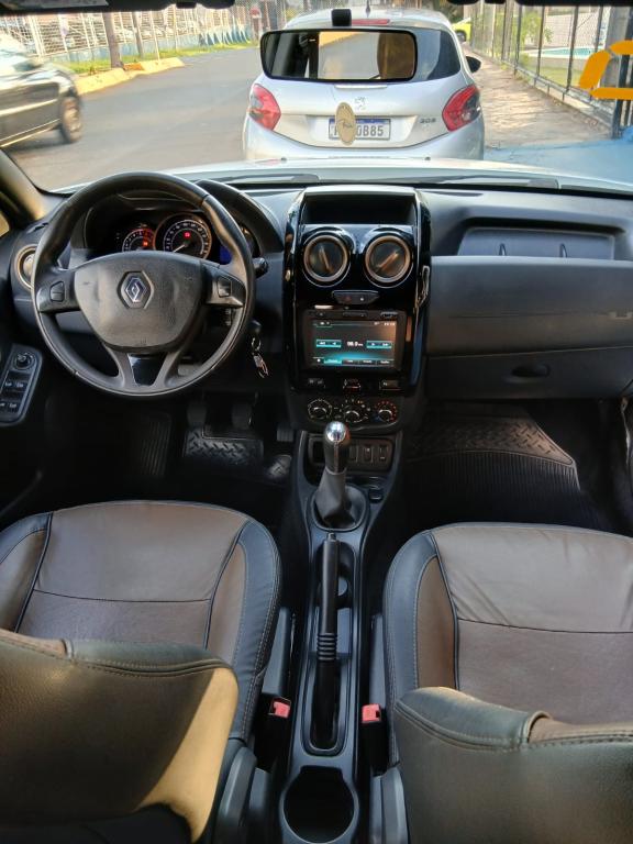 RENAULT Duster - Foto