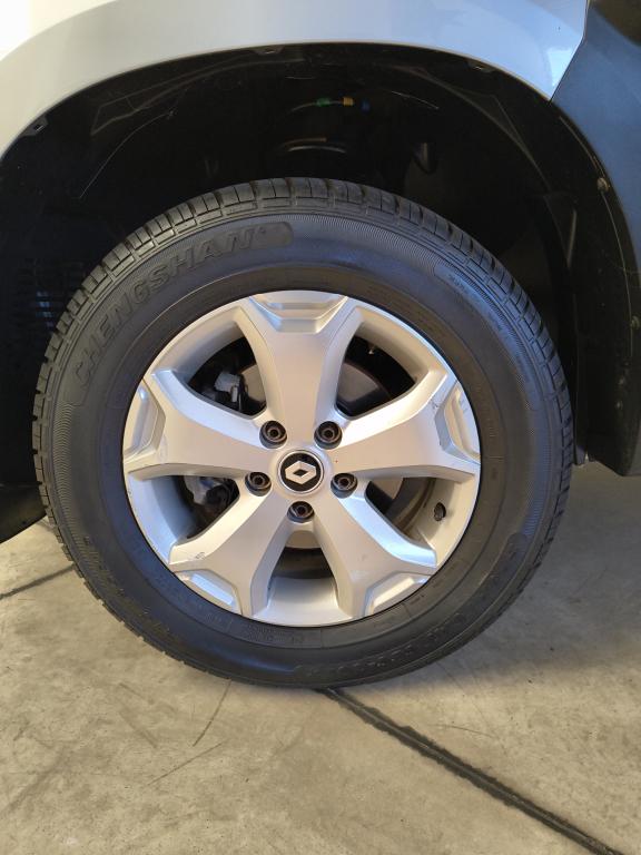 RENAULT Duster - Foto