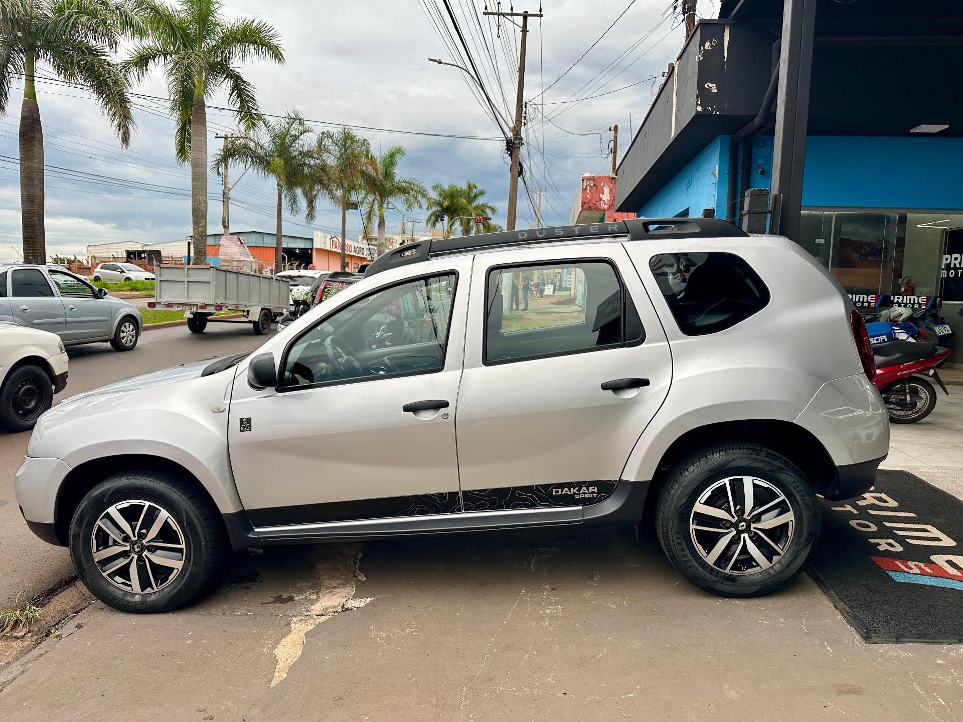 RENAULT Duster