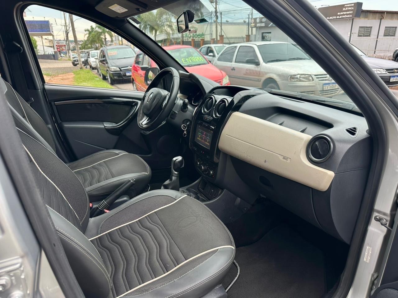 RENAULT Duster - Foto