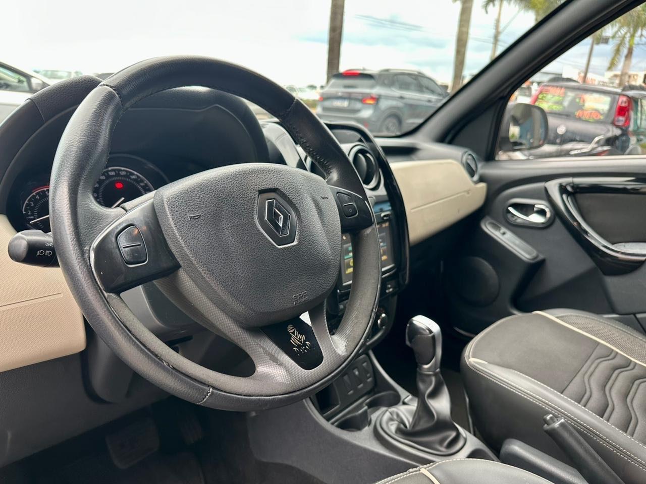 RENAULT Duster - Foto