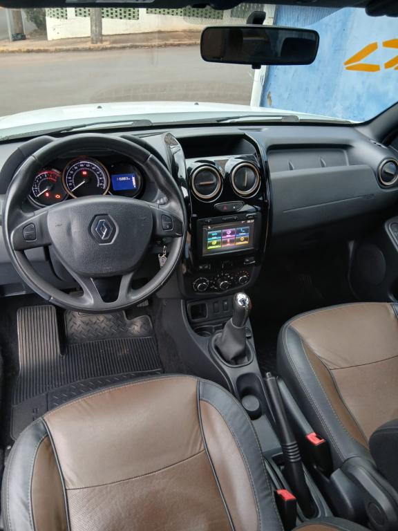 RENAULT Duster - Foto