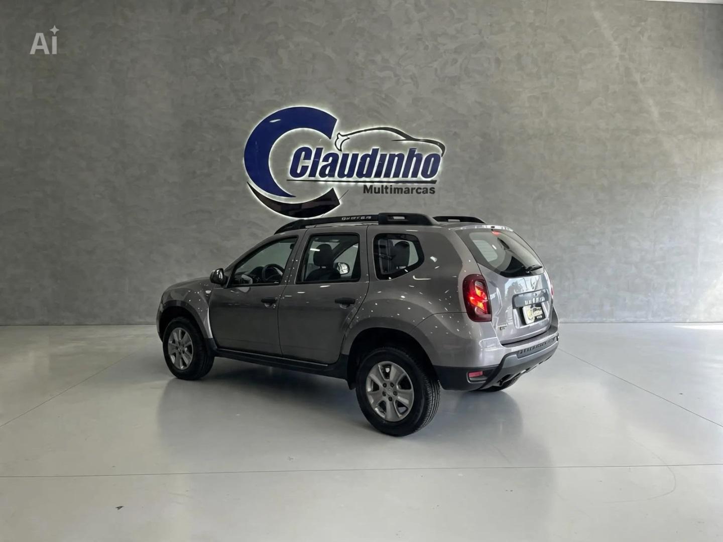 RENAULT Duster - Foto