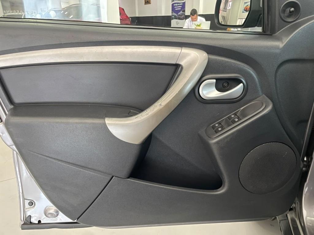 RENAULT Duster - Foto