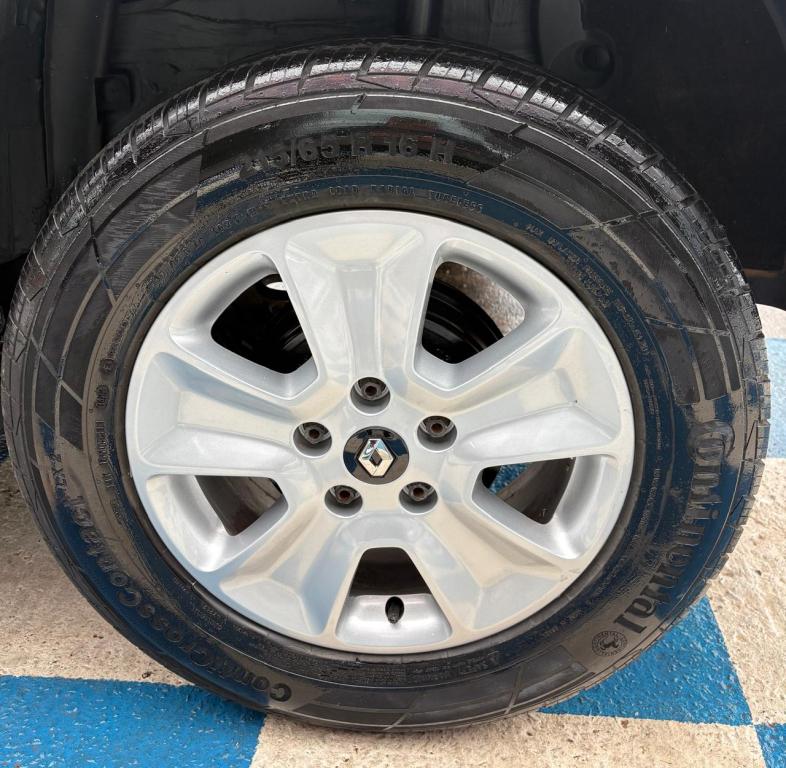 RENAULT Duster - Foto
