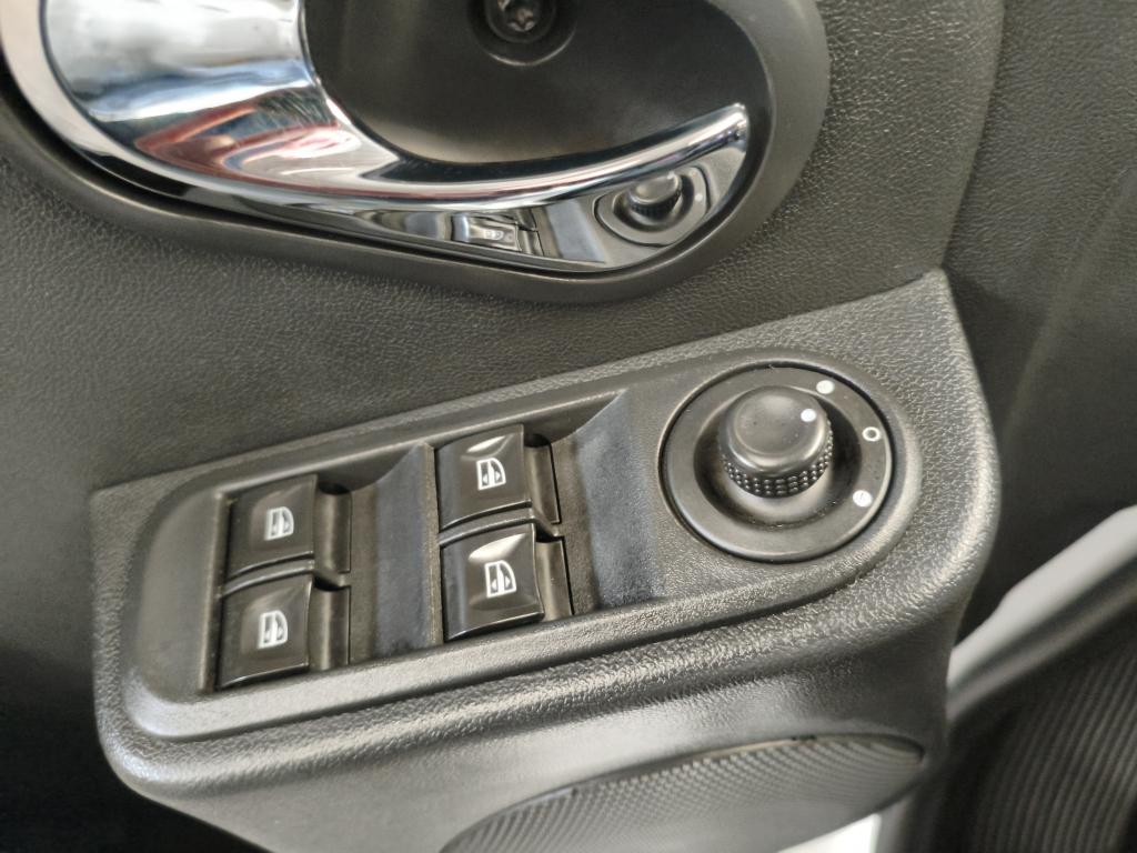 RENAULT Duster - Foto