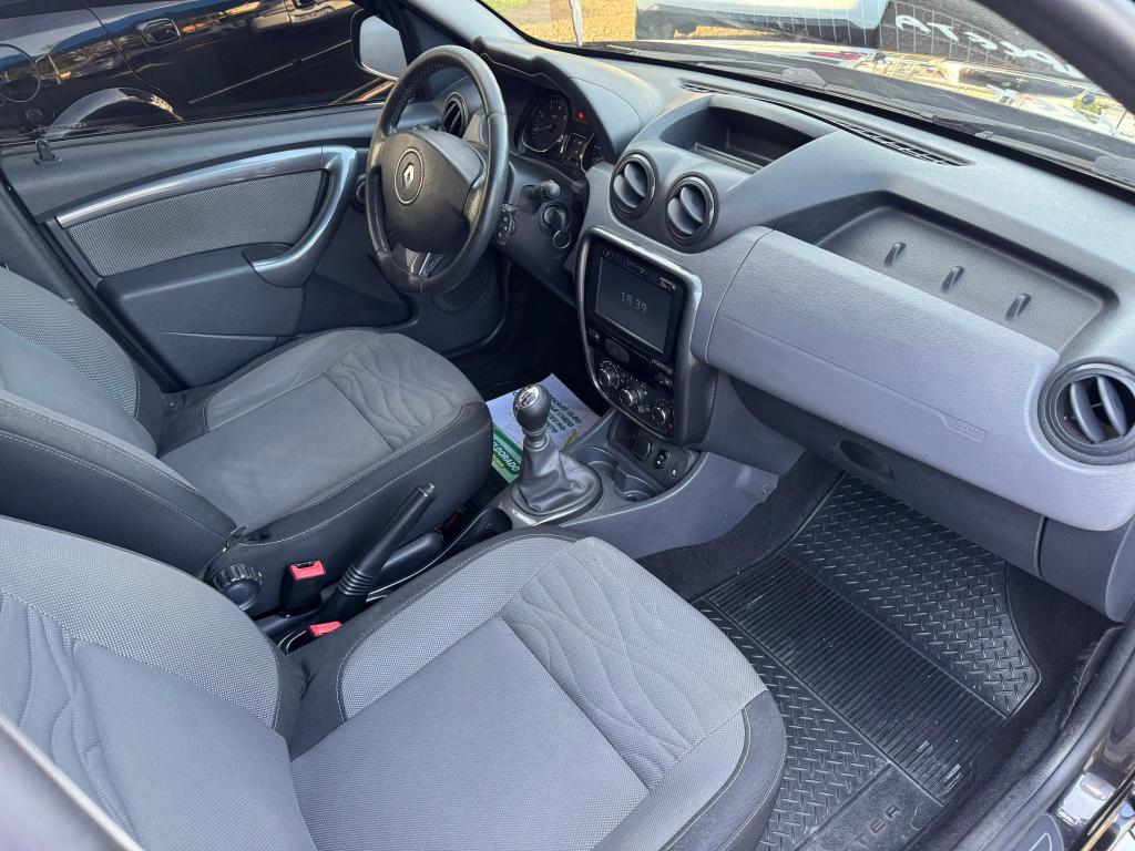 RENAULT Duster - Foto