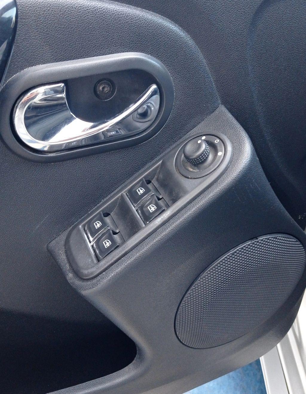 RENAULT Duster - Foto