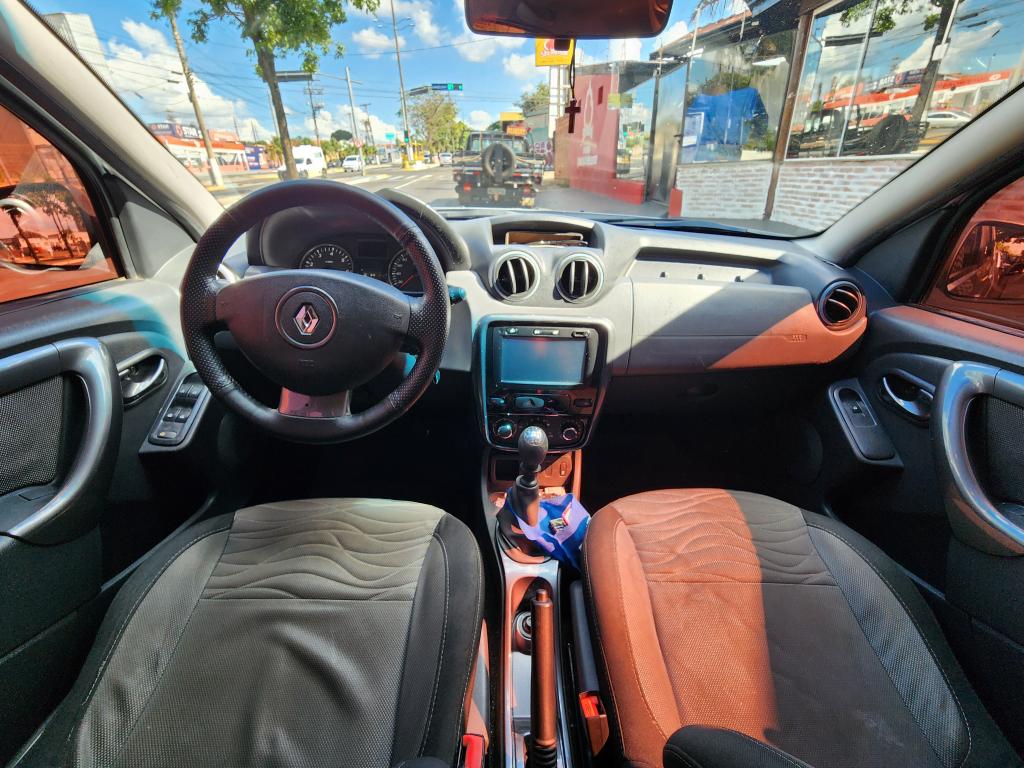RENAULT Duster - Foto