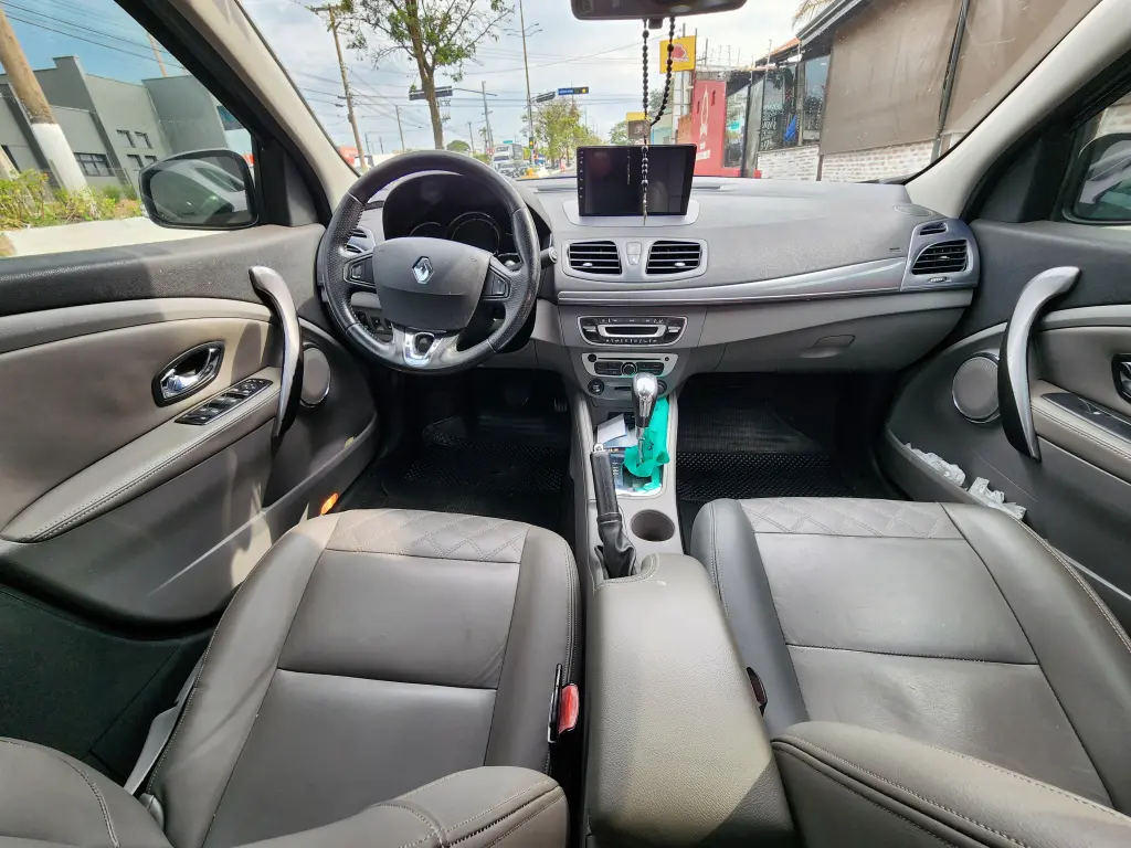 RENAULT Fluence - Foto