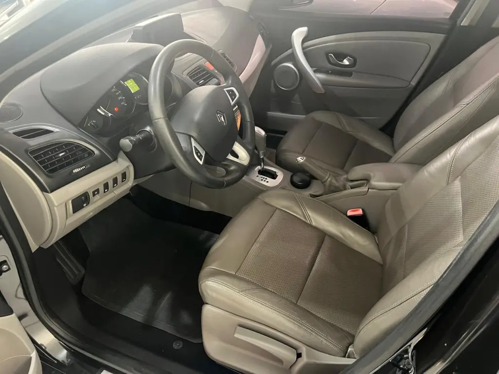 RENAULT Fluence - Foto