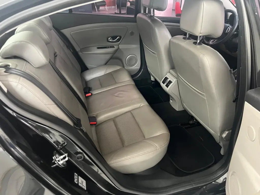 RENAULT Fluence - Foto