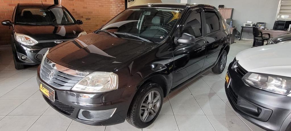 RENAULT Logan - Foto