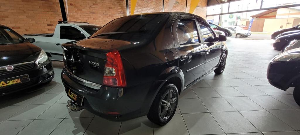 RENAULT Logan - Foto