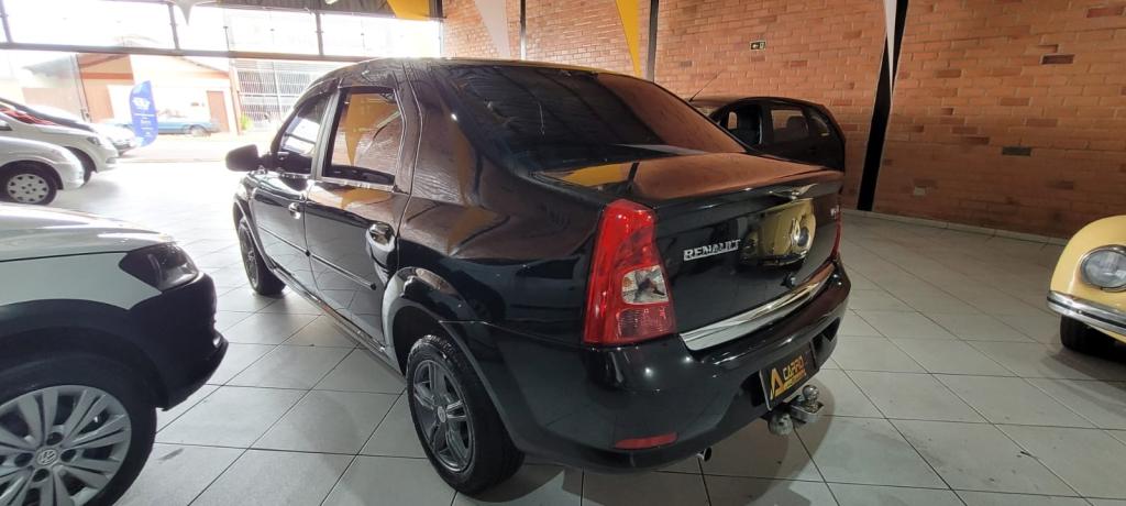 RENAULT Logan - Foto