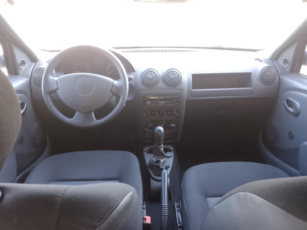 RENAULT Logan - Miniatura