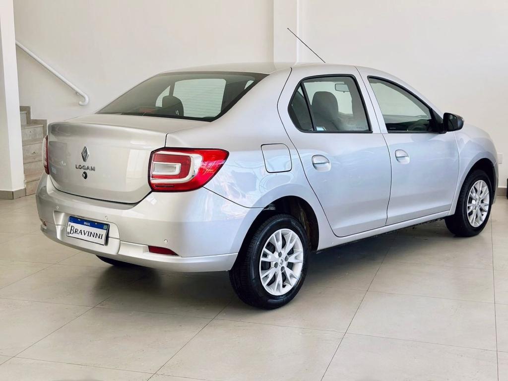 RENAULT Logan - Foto