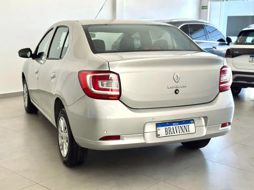 RENAULT Logan - Foto