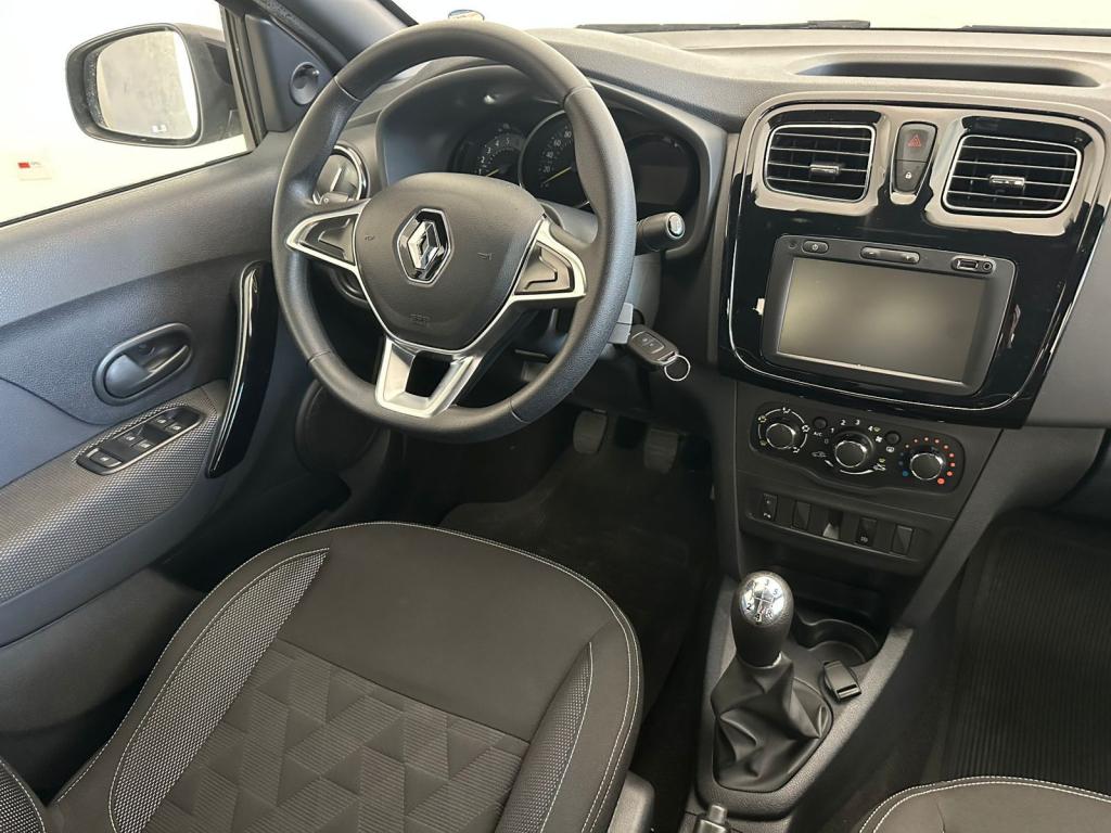 RENAULT Logan - Foto