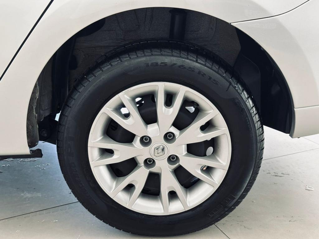 RENAULT Logan - Foto