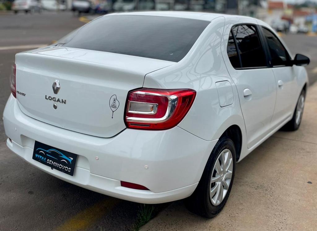 RENAULT Logan - Foto