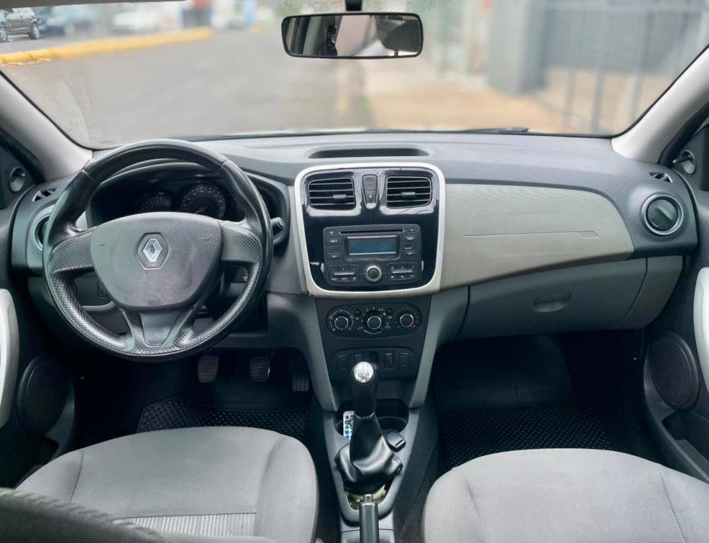 RENAULT Logan - Foto