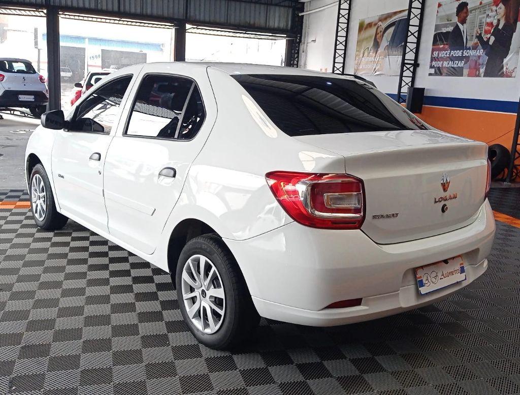 RENAULT Logan - Foto