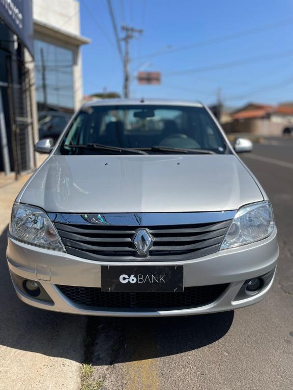 RENAULT Logan - Foto