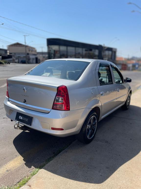 RENAULT Logan - Foto