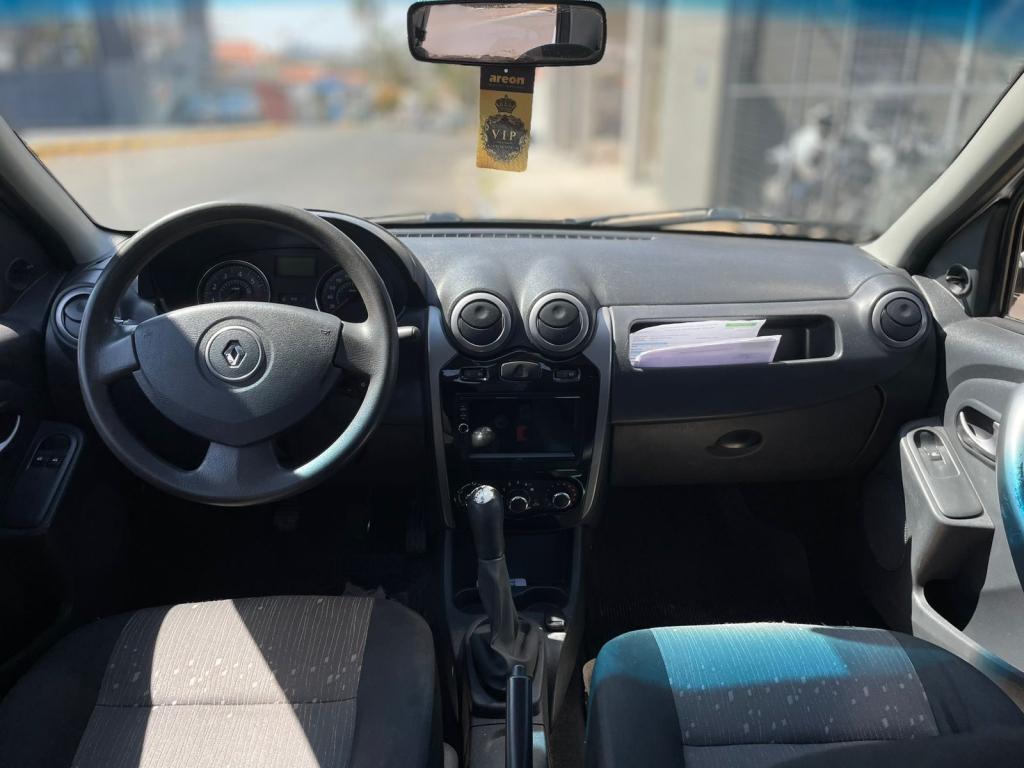 RENAULT Logan - Foto