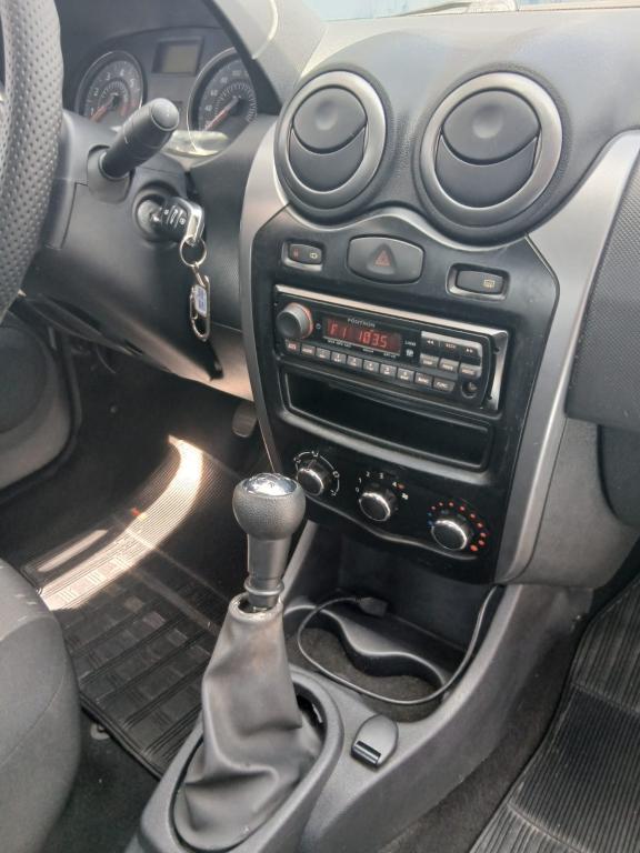 RENAULT Logan - Foto