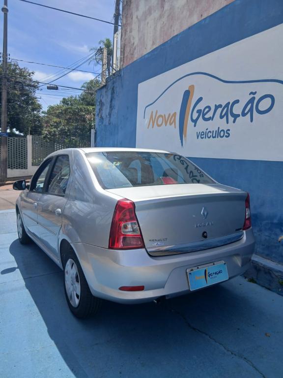 RENAULT Logan - Foto