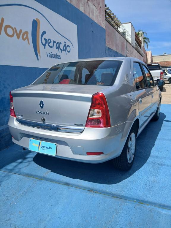 RENAULT Logan - Foto