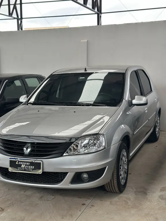 RENAULT Logan - Foto