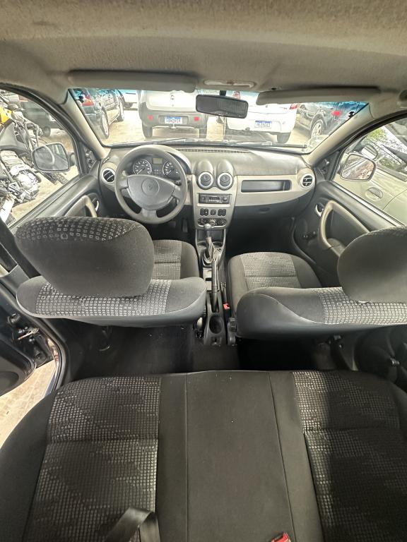 RENAULT Sandero - Foto