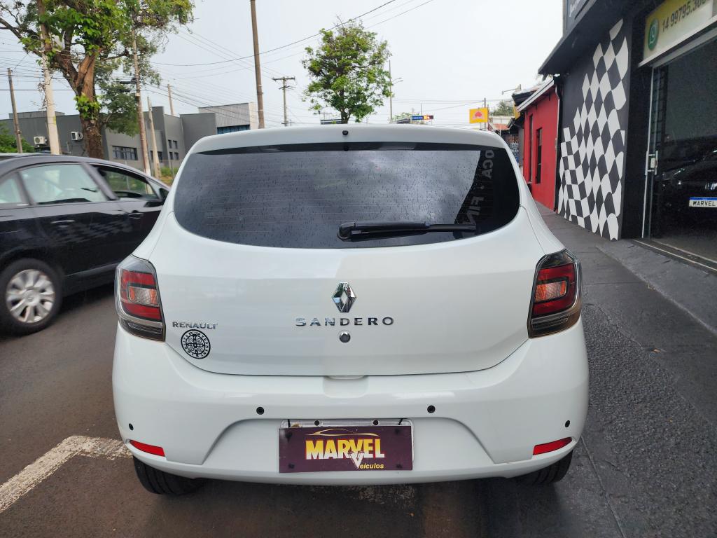 RENAULT Sandero - Foto