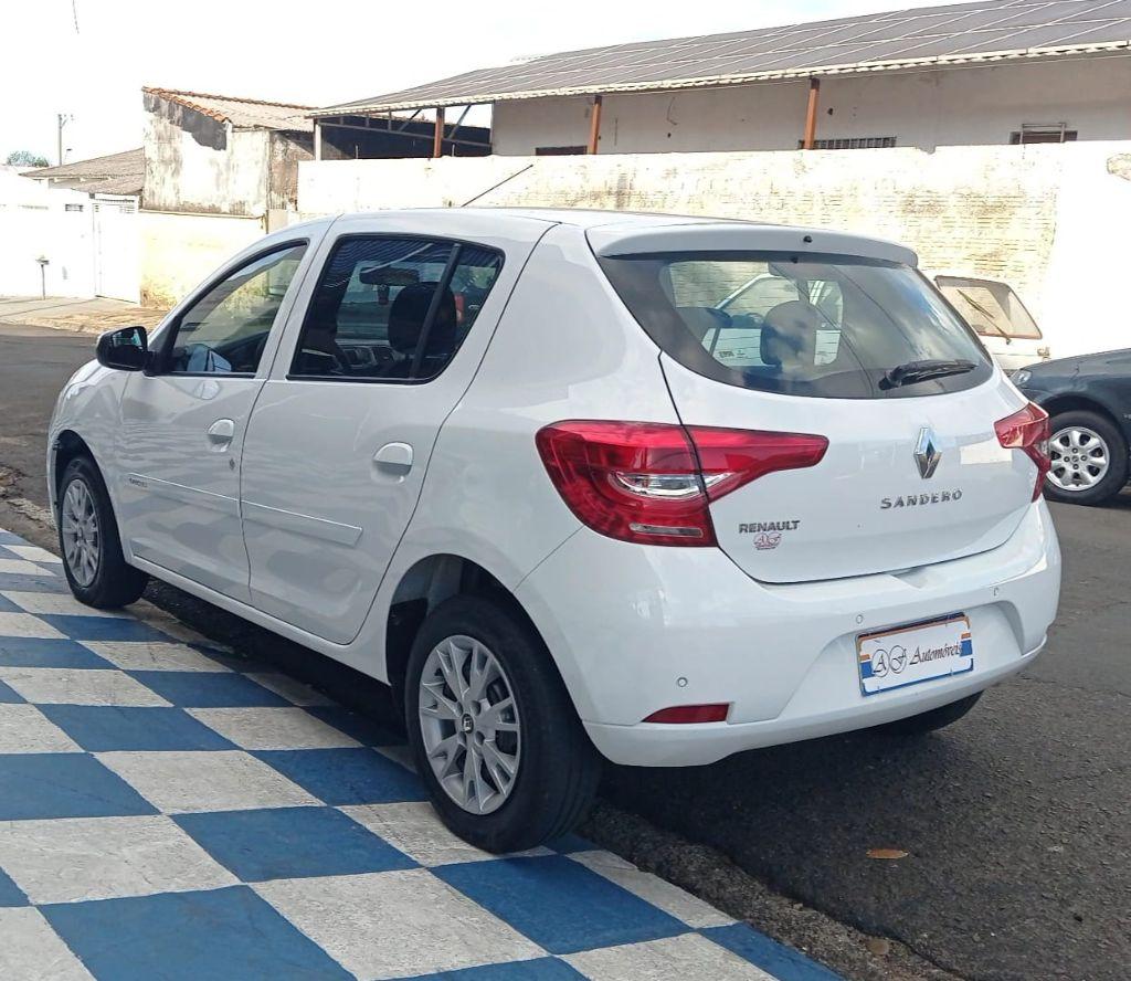 RENAULT Sandero - Foto