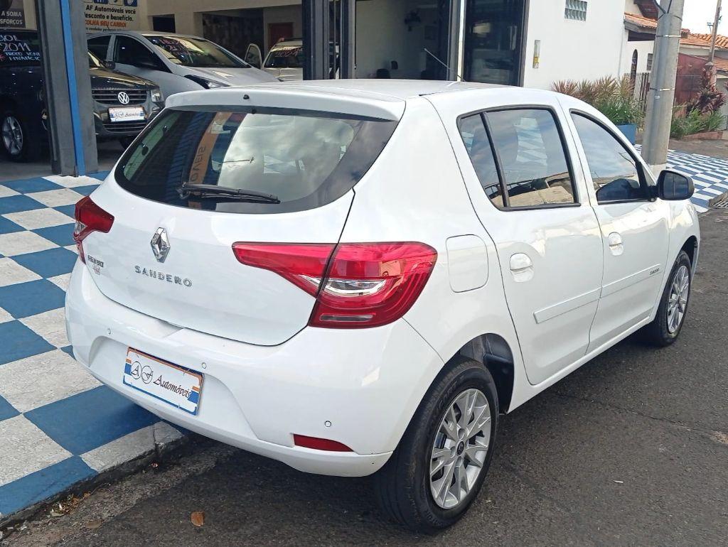 RENAULT Sandero - Foto