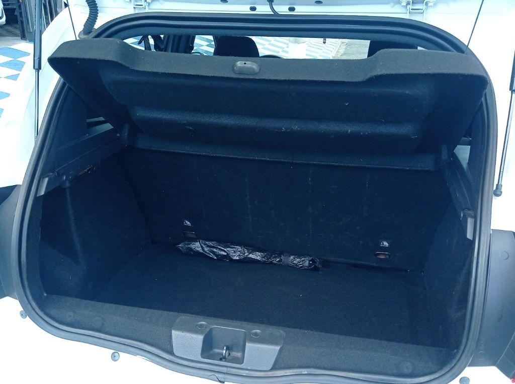 RENAULT Sandero - Foto