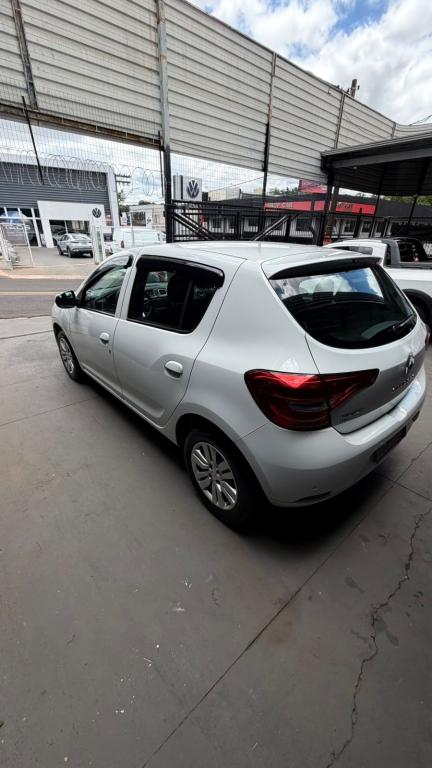 RENAULT Sandero - Foto