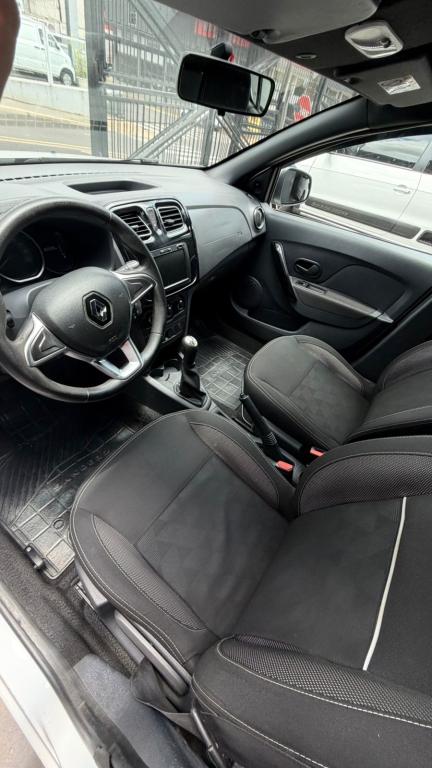 RENAULT Sandero - Foto