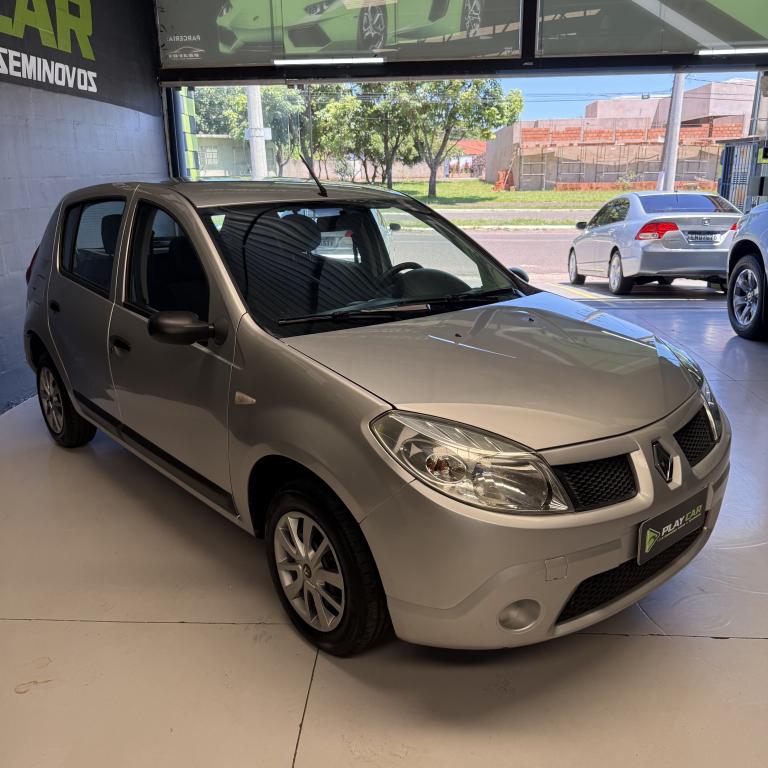 RENAULT Sandero - Foto