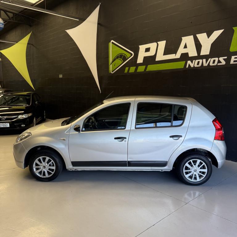 RENAULT Sandero - Foto