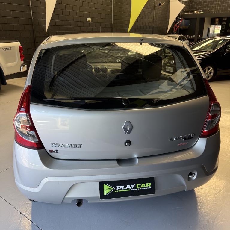 RENAULT Sandero - Foto