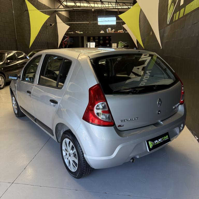 RENAULT Sandero - Foto