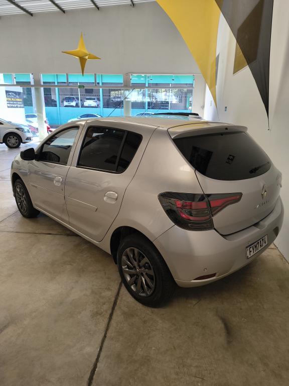 RENAULT Sandero - Foto